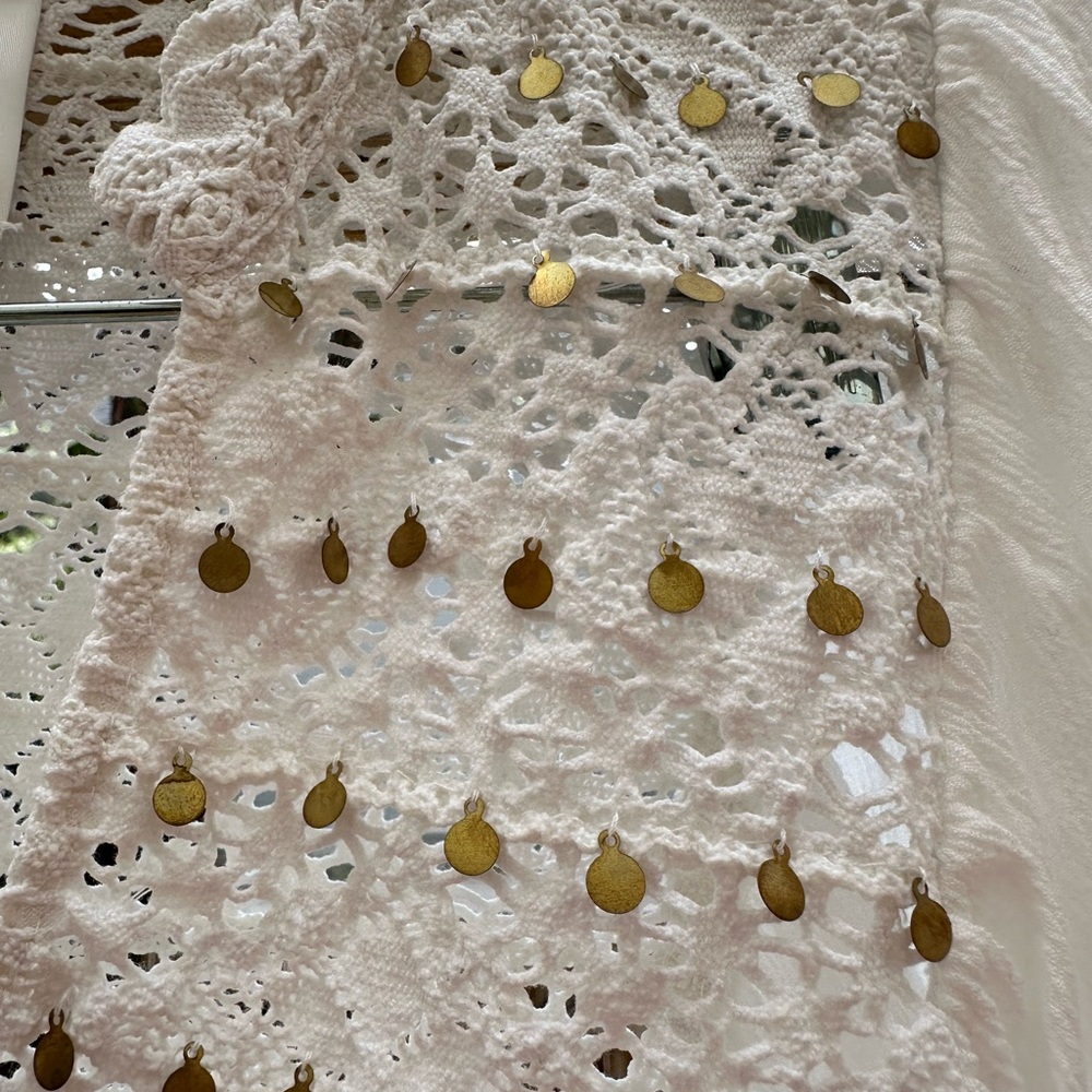 Aryn K. Anthropologie White Gold Crocheted Gauze Embellished Boho Blouse medium - Picture 8 of 15